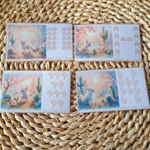 Op de afbeelding: Vier vellen met stickers met een woestijnscène met een fennekvos en cactussen. De stickers zijn verkrijgbaar in vier verschillende ontwerpen, elk met een andere opstelling van cactussen en een andere prijs. De prijzen zijn € 10,00, € 5,00, € 5,00 en € 3,00.