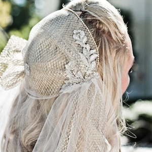 Juliet Cap Veil- 1 Tier Veil-1920s Headpiece-Ballet Length Veil-Art Deco Veil-1920s Bride-Boho Veil-Chapel Length Veil-Halo Crown-  1302
