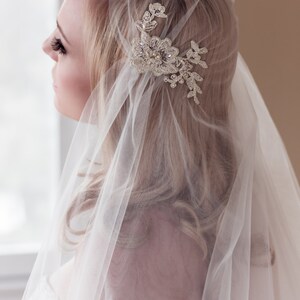 Juliet Cap Veil|Anpassad slöja av Veiled Beauty|Guldfärgad spetsapplikation - Lång spetsslöja - Kapelllängd slöja - Katedrallängd - Boho slöja - 1109 bild 4