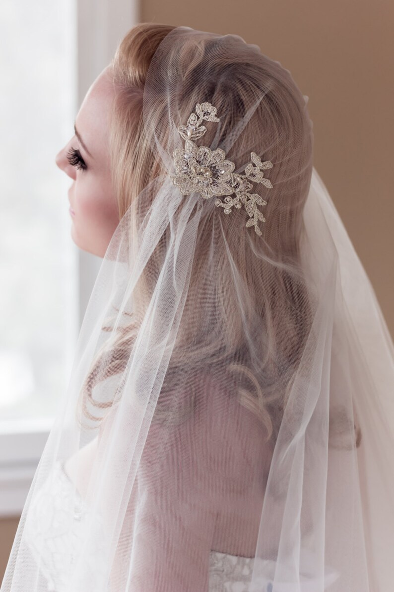 Juliet Cap Veil|Anpassad slöja av Veiled Beauty|Guldfärgad spetsapplikation - Lång spetsslöja - Kapelllängd slöja - Katedrallängd - Boho slöja - 1109 bild 4
