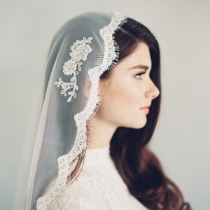 Lace Mantilla Wedding Veil, Spanish Bridal Veil, Drapey Veil, One Tier Veil, Ivory Simple Veil,Soft Veil,Fingertip Lace Veil,Boho Veil 1639