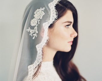 Lace Mantilla Wedding Veil, Spanish Bridal Veil, Drapey Veil, One Tier Veil, Ivory Simple Veil,Soft Veil,Fingertip Lace Veil,Boho Veil 1639