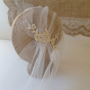 Juliet Cap Veil|Anpassad slöja av Veiled Beauty|Guldfärgad spetsapplikation - Lång spetsslöja - Kapelllängd slöja - Katedrallängd - Boho slöja - 1109 bild 8