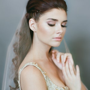 Minimal Veil, Simple Veil, Wedding Veil, Bridal Veil, One Tier Veil, Single Layer Bridal Veil, Tulle Veil, Fingertip Veil, Chapel Veil #1708