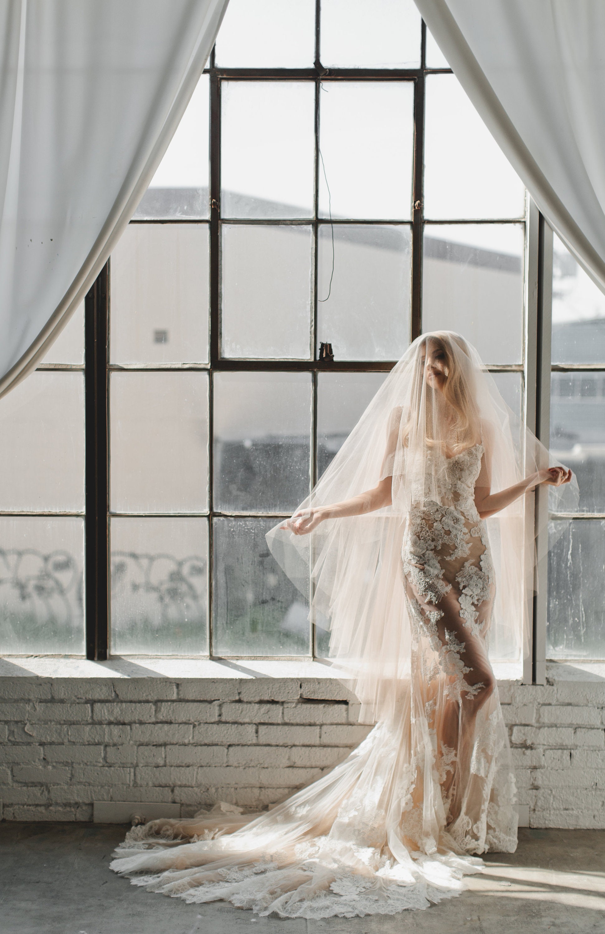 white christmas dresses Vintage Cathedral Champagne Scalloped Tulle Veil