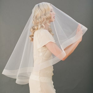 2" Horsehair Veil, Horse Hair Edge, Drop Veil, Circle Simple Bridal Veil, Wedding Veil, Champagne Bridal Veil, Fingertip Veil, 1203-2
