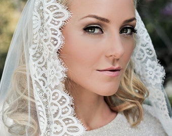 Lace Mantilla-Juliet Cap Veil-1920s Headpiecel-Chapel Length Veil-Boho Veil-Bohemian Crown-Soft Wedding Veil-Veiled Beauty-Halo Crown-  1204