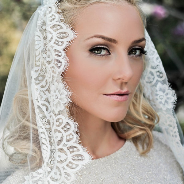 Lace Mantilla-Juliet Cap Veil-1920s Headpiecel-Chapel Length Veil-Boho Veil-Bohemian Crown-Soft Wedding Veil-Veiled Beauty-Halo Crown-  1204
