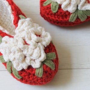 Vintage Floral Slippers Crochet Pattern PDF Download,Crochet Slipper Pattern,Children's Shoe,Women's Slipper,Floral Crochet Slippers image 2