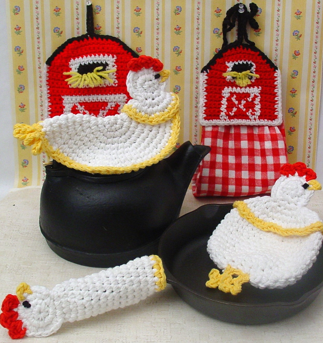 Farmyard Kitchen Chicken Potholder Set Pattern