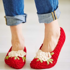 Vintage Floral Slippers Crochet Pattern PDF Download,Crochet Slipper Pattern,Children's Shoe,Women's Slipper,Floral Crochet Slippers image 1