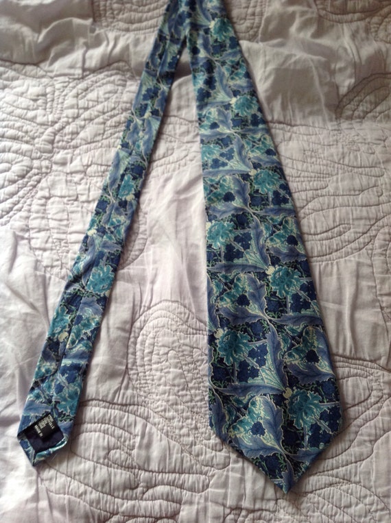 Liberty print tie 1980s blue floral