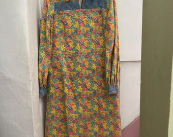 vintage floral 1960s dress with blue smocking size uk 10/12