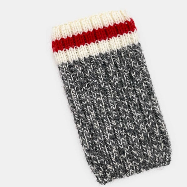 Hand Knit Apple iPod Classic Sleeve | Apple iPod Cozy | Apple iPod Classic Cover | iPod Case - Roots Canada Cabin Style