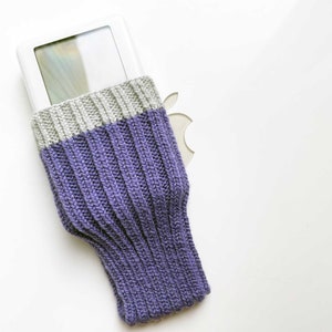 Hand Knit Apple iPod Classic Cozy | Apple iPod Sock | Apple iPod Classic Cover | Nintendo Game Boy Micro - iSock Style
