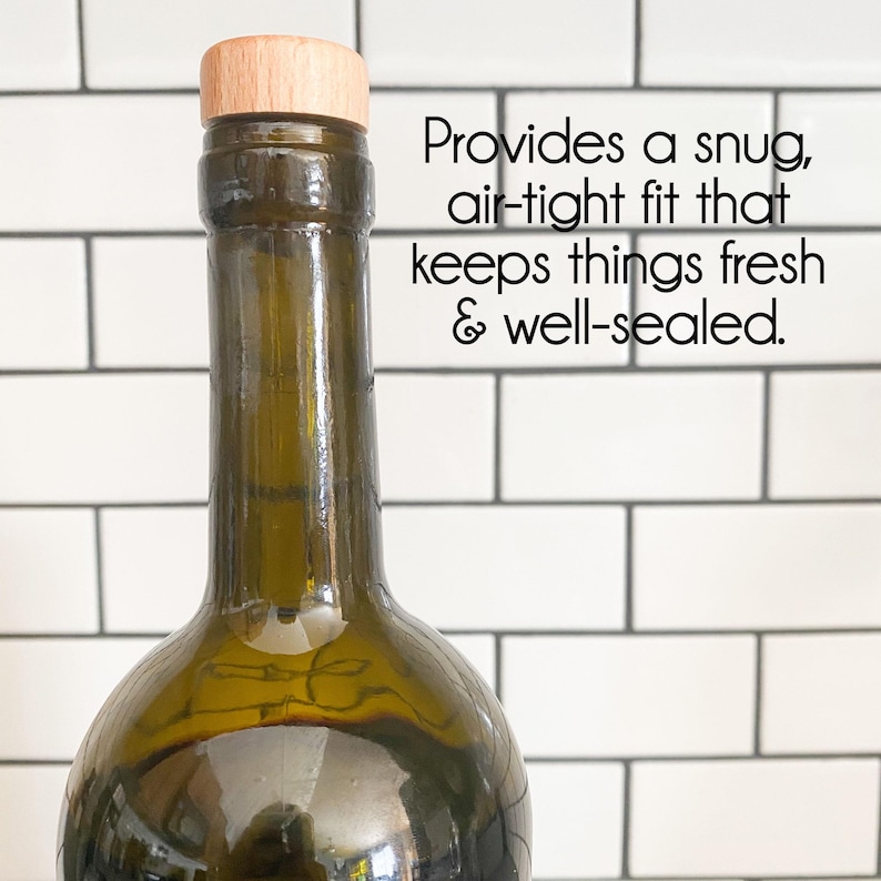 Photo showing how the wine bottle stoppers provide a snug air-tight fit that keeps beverages and wine fresh and well-sealed.