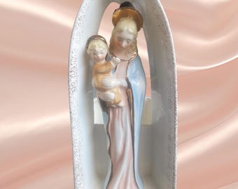 1950 Lefton Planter, Virgin Mary and Baby Jesus Under Arch, Pastel Colors.
