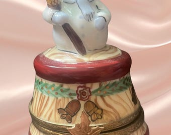LIMOGES Peint Main Himged Trinket Box-Snow w/ Broom on Basket