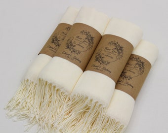 Hochzeit Schals, Pashmina Wrap, personalisierte Brautjungfer Pashmina Schal, Brautparty Geschenke und Gefälligkeiten, Pashmina Schal, Schal für Gäste