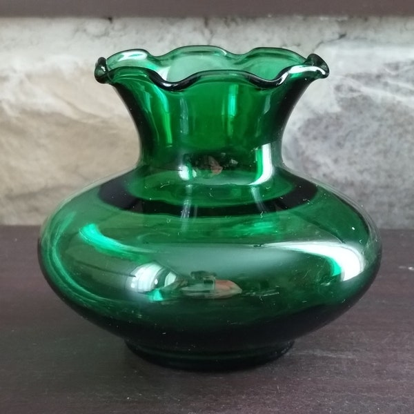 Vintage Anchor Hocking Small and Squat Vase - Forest Green, Fluted Edge - Lovely for Autumn/Fall or Christmas Decor, Tier Tray