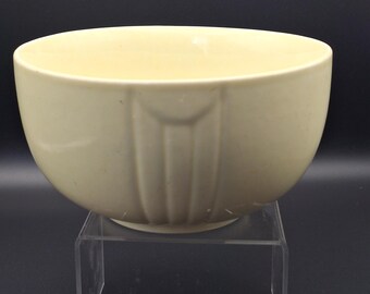 Vintage Hall China Radiance Pale Yellow Cream Mixing Bowl, Art Deco Kitchenware, ca. 1930s-1940s, Made in USA 7-1/2"