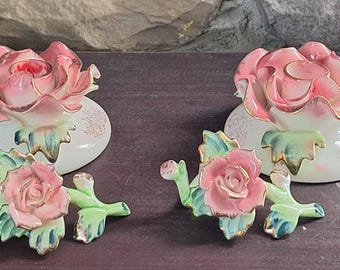 Castiçais e suportes para velas trepadeiras vintage Commodore Original em porcelana com base em formato de rosa, caixa original, década de 1950.