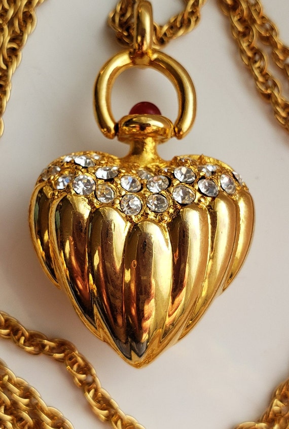 Vintage JOAN RIVERS Long Gold Tone Necklace with R