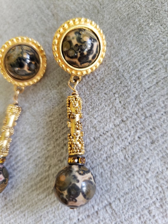 Vintage Leopard Agate Drop Earrings, Gold Metal E… - image 3