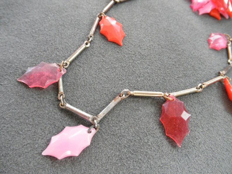 Funky Vintage Demi Parure with Red and Pink Plastic LEAVES Necklace and Earrings