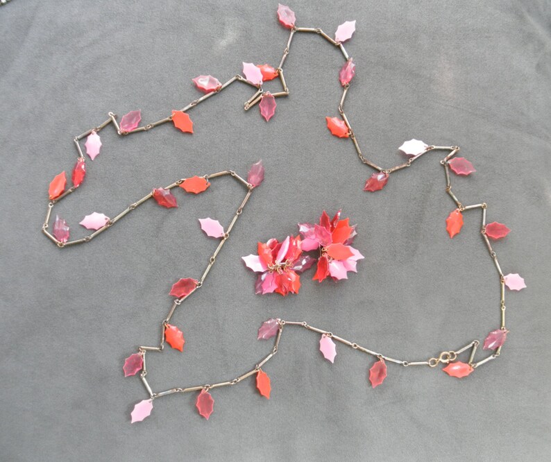 Funky Vintage Demi Parure with Red and Pink Plastic LEAVES Necklace and Earrings