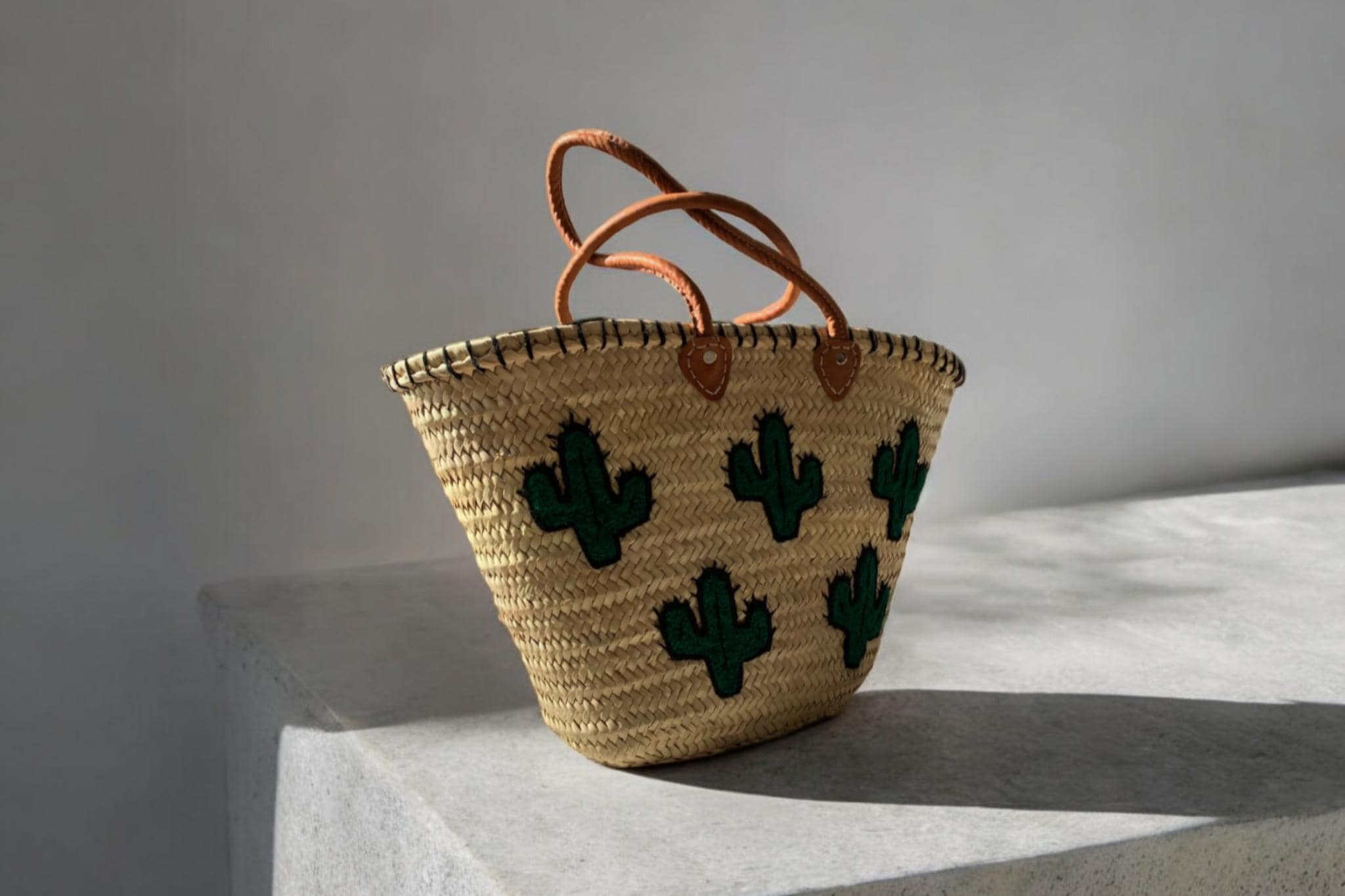 Grand sac rond en paille : format pratique et tendance | Brin de mode