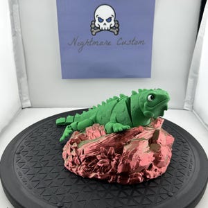 Articulating Reptiles with Base