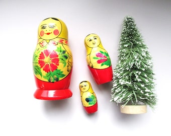 Russian Hand Painted Nesting Dolls Wood Matryoshka Russian Nesting Dolls Three Pieces