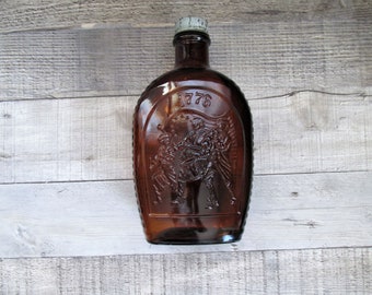 Patriotic Log Cabin Syrup Bicentennial Amber Glass Syrup Bottle Original Metal Lid 1776 Drum and Fife