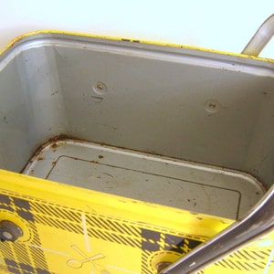 Vintage Yellow and Black Metal Picnic Basket image 4