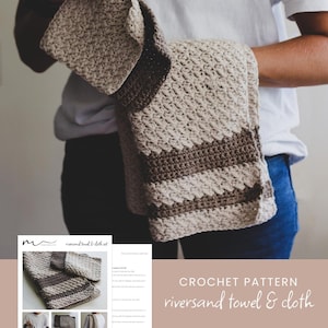 Könnte beinhalten: Häkelanleitung für ein Riversand-Handtuch- und -Geschirrtuch-Set. Die Anleitung enthält Anweisungen zum Häkeln eines Handtuchs und eines Geschirrtuchs in einem beige-braunen Farbschema. Die Anleitung ist als digitaler Download erhältlich.