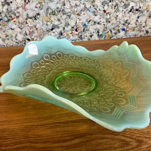 Jefferson Glass Green Opalescent Many Loops Cuenco triple