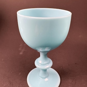 Portieux vallerysthal milk glass