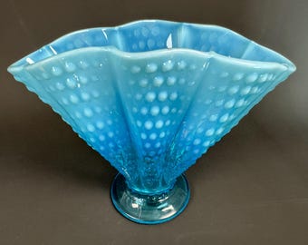 ヴィンテージ フェントン ホブネイル ブルー オパールセント フリル
