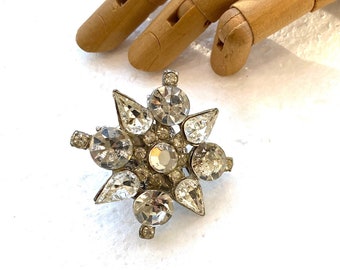 Rhinestone Statement Ring, Cocktail Ring, SnowFlake Ring Jewelry Assemblage, Bridal Jewelry, Recycled jewelry,  Free Shipping USA