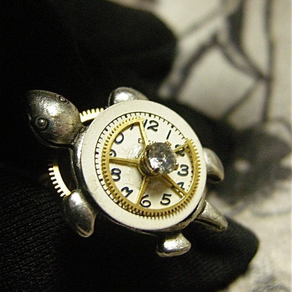 Steampunk Ring- Turtle with One Jewel