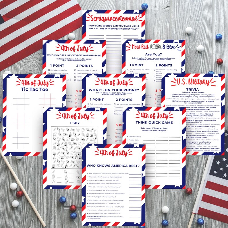 Puede incluir: Una colecci&oacute;n de hojas de juego con tem&aacute;tica del 4 de julio con bordes rojos, blancos y azules. Los juegos incluyen trivia, I Spy y Tic Tac Toe. Banderas americanas y bolas decorativas est&aacute;n esparcidas.