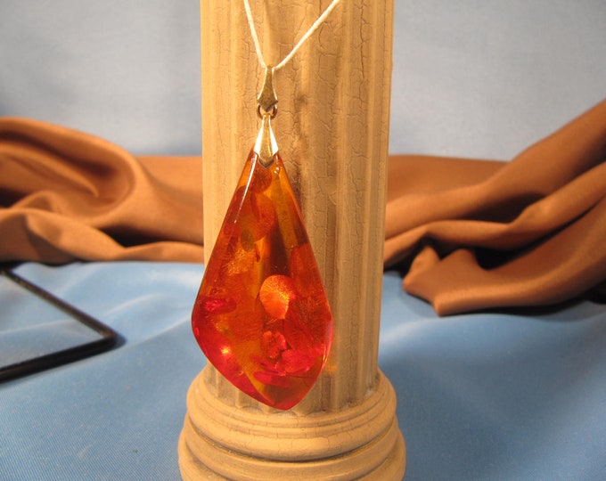 14 Carat gold setting with large Amber Pendant AMBER with GOLD SETTING European 585 Gold Amber 585 14k Gold Amber with many inclusions