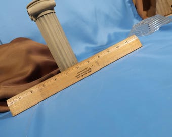 ヴィンテージの木製糸巻き、幅広い年代の木製糸巻き、カラフルな