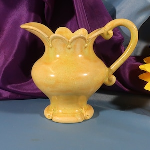 MID CENTURY URN, Ceramic 6 inch Urn Vase,Romanesque Ceramic Urn, 1950 Ceramic Urn shaped Vase, Yellow Orangle Swirl Urn Pitcher Vase