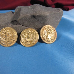 ANTIQUE BUTTONS,Great Seal of the United States of America set of three buttons by handy button machine company New York Brass Military