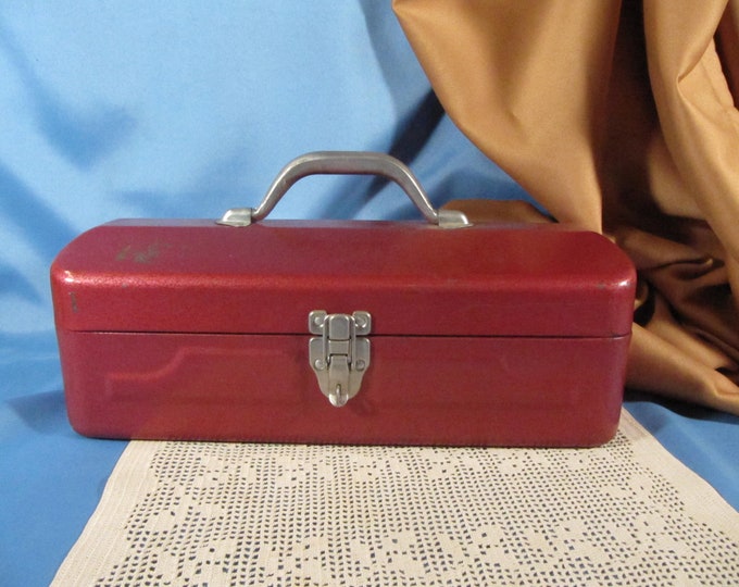 ANTIQUE TOOL BOX, Metal Antique Utility Box, 15 Inch Wide Vintage Metal