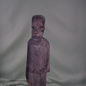 Afrikanische STATUE von älteren männlichen Besmo schnitzen aus Kenia, Holz schnitzen von alten afrikanischen männlich, Holzschnitzerei, afrikanische Holzschnitzerei, Besmo Art