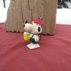 Vintage Snoopy Figurine, Snoopy Key Chain, Collectible Peanuts Figurine, Vintage Peanuts Gans, Vintage Toy, Peanuts Character, Rubber Snoopy