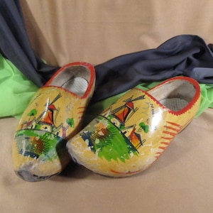 VINTAGE KLOMPEN CLOGS, vintage wooden shoes, dutch klompen wood clogs w/ hand carved chip carving, Dutch Wooden Hand carved shoes of wood